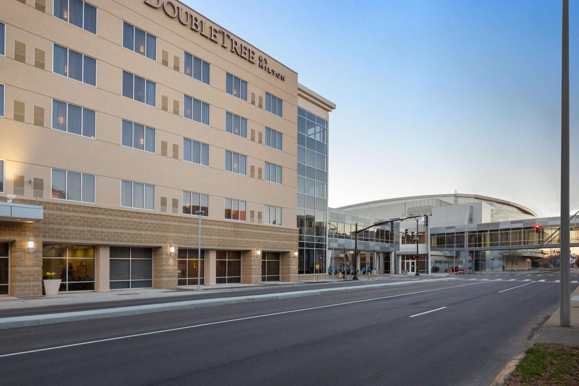 Doubletree By Hilton Evansville Exterior foto