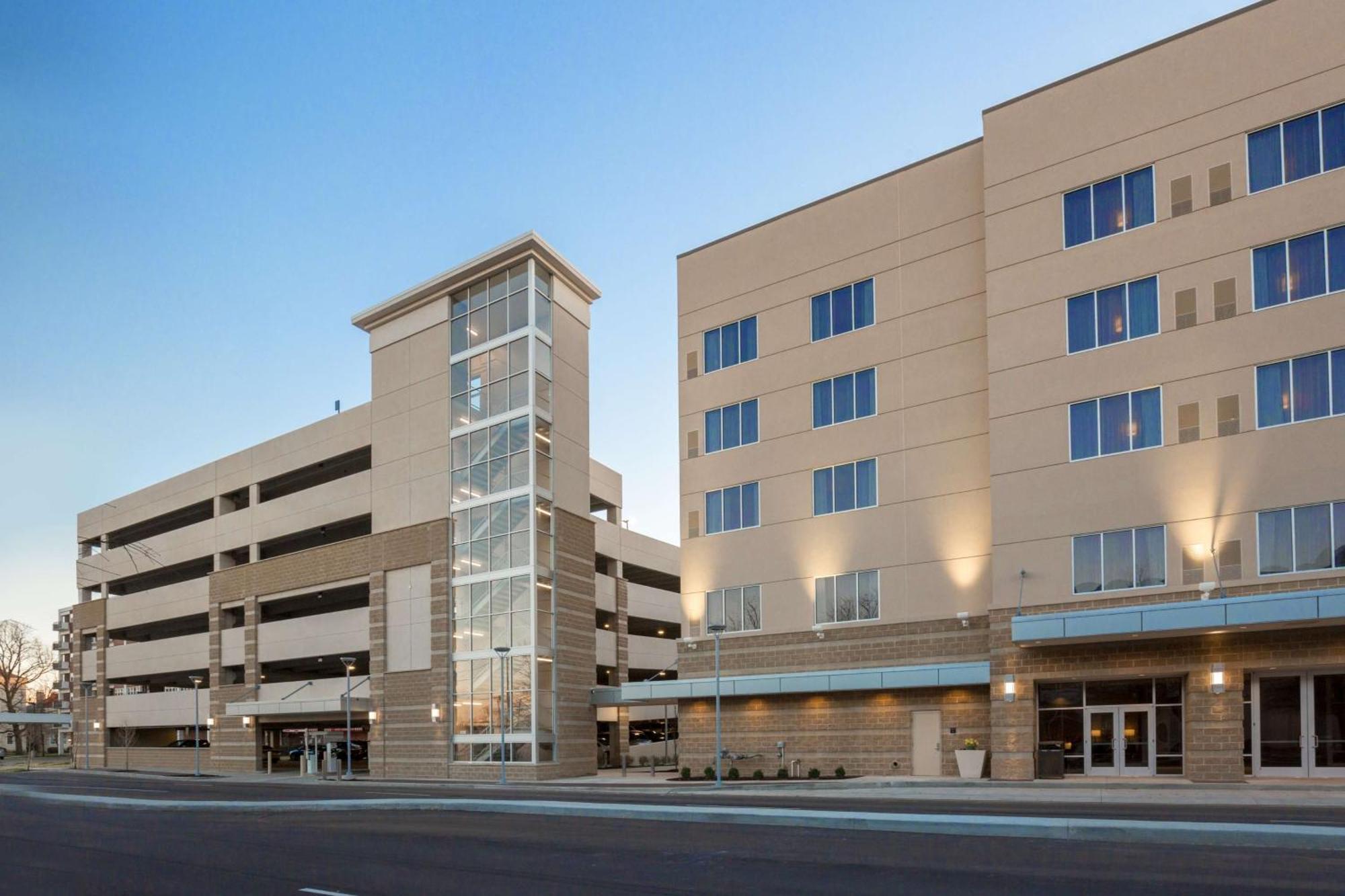 Doubletree By Hilton Evansville Exterior foto