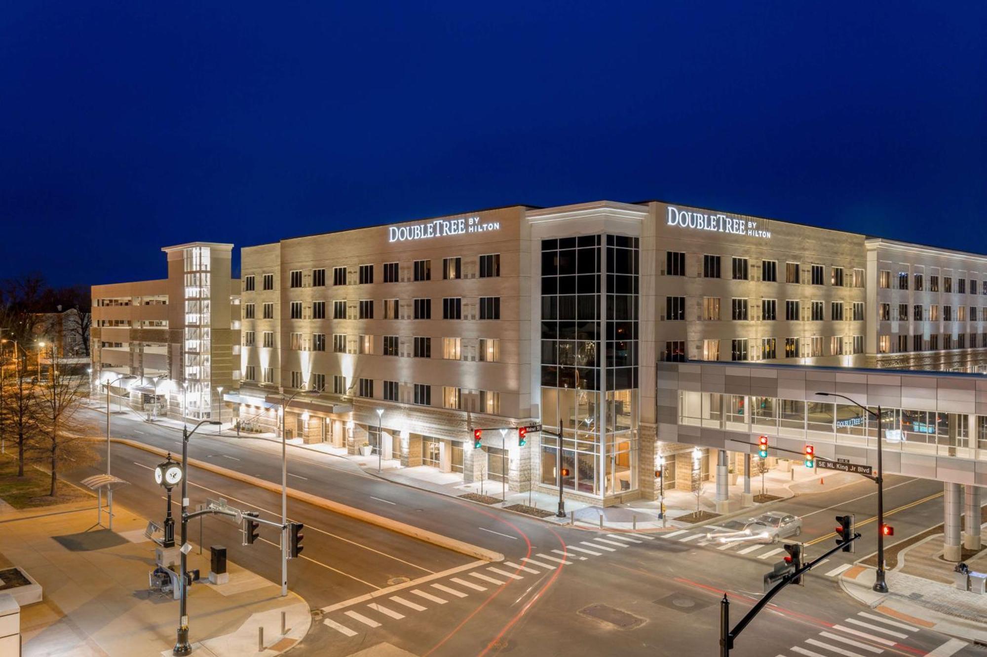 Doubletree By Hilton Evansville Exterior foto